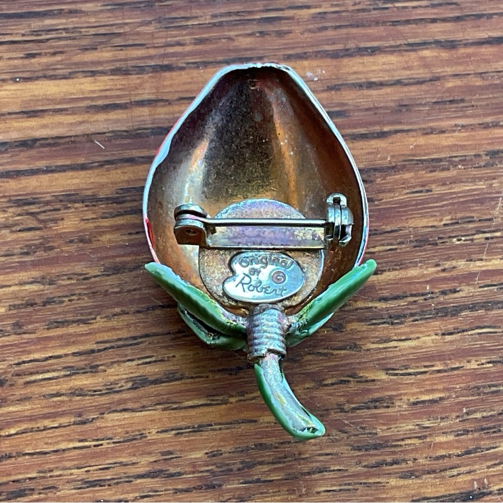 VINTAGE ORIGINAL BY ROBERT ENAMEL STRAWBERRY FRUIT BROOCH - Picture 8 of 9